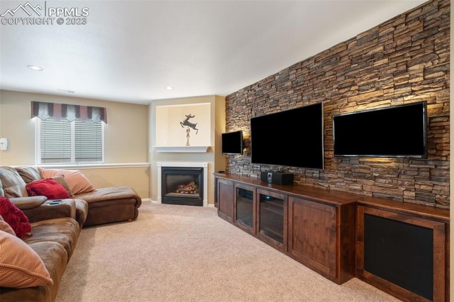 Family house on sale-12